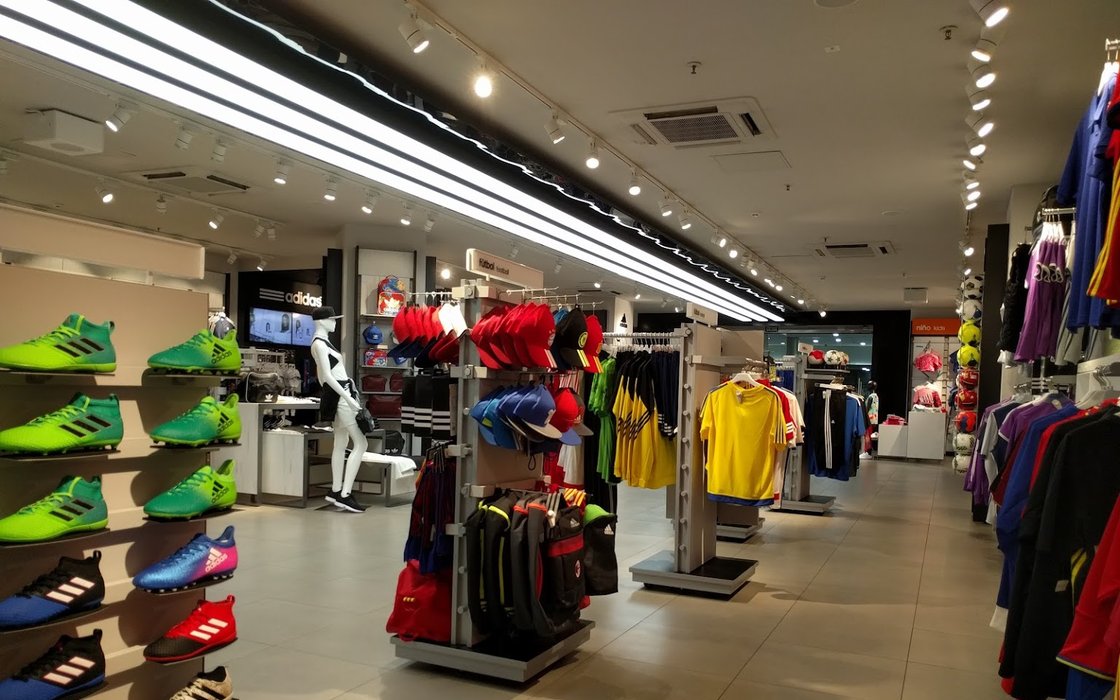 Adidas Store Las Palmas - Las Arenas clothing and shoe store in Las Palmas de Gran Canaria, 27 reviews, prices – Nicelocal
