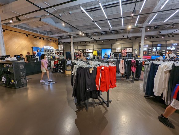 Crónico almacenamiento prisa Nike Store Barcelona - Las Ramblas – Shop in Barcelona, 46 reviews, prices  – Nicelocal