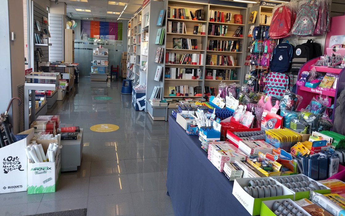 Experto cada Adviento TROA Librerías - Las Tablas – Shop in Madrid, reviews, prices – Nicelocal