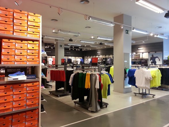 menu dark So far Nike Factory Store Bilbao: dirección, 🛒 opiniones de clientes, horarios y  número de teléfono (Tiendas en Baracaldo) | Nicelocal.es