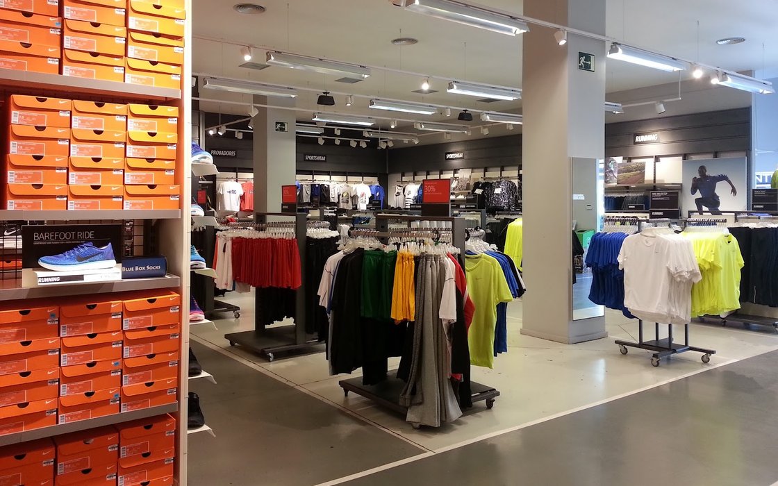 Parámetros Privación Enfadarse Nike Store Barakaldo – Shop in Baracaldo, reviews, prices – Nicelocal