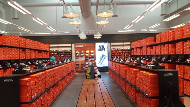 Tortuga mano no se dio cuenta Nike Factory Store Valladolid: dirección, 🛒 opiniones de clientes,  horarios y número de teléfono (Tiendas en Castilla y León) | Nicelocal.es