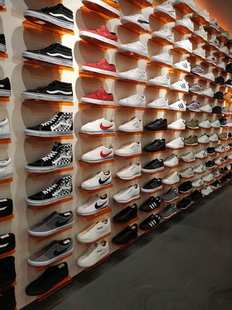 Snipes clothing shoe store in Barcelona, 83 reviews, prices – Nicelocal